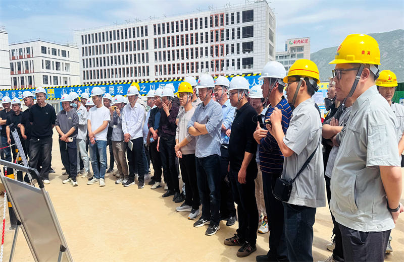 2025年4月17日，由莆田市涵江区住房和城乡建设局主办、4001百老汇三建承办的钢筋安装工程质量防控现场交流会在联东U谷·涵江海峡智造产业谷一期成功召开。